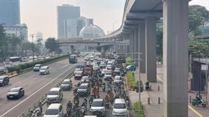 Hari Kejepit, Lalin Jalan Gatot Subroto arah Semanggi Ramai Pagi Ini