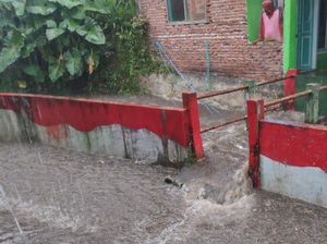 Hujan Deras Disertai Petir Kembali Terjadi, Sejumlah Titik Kota Malang Banjir