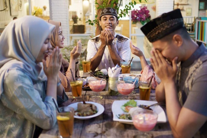 Ilustrasi Buka Puasa