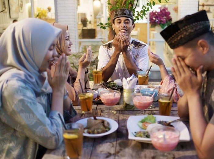 Ilustrasi Buka Puasa