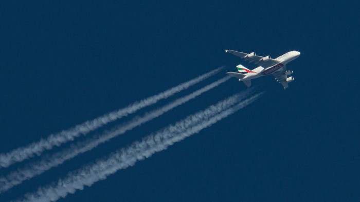 Ini A380, Pesawat Penumpang Terbesar Dunia yang Akan Beroperasi di Bali Pesawat penumpang terbesar di dunia yakni Airbus A380 akan beroperasi di Bali. Ini dia penampakan pesawat tersebut.
