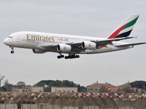 Kedatangan Perdana Pesawat Super Jumbo A380 Emirates di Bali