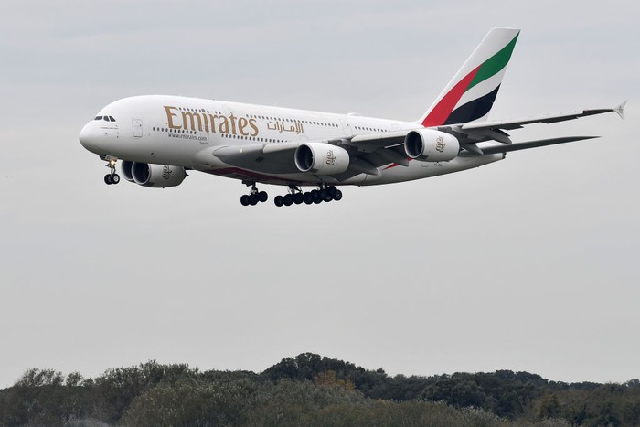 Pesawat penumpang terbesar di dunia yakni Airbus A380 akan beroperasi di Bali. Ini dia penampakan pesawat tersebut.