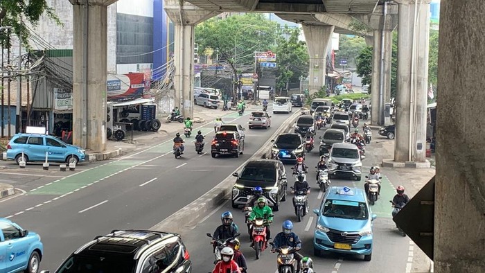 Jalan Kapten Tendean Arah Kebayoran Baru Ramai Lancar