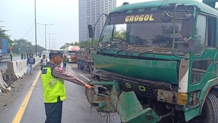 kecelakaan di Tol Satelit