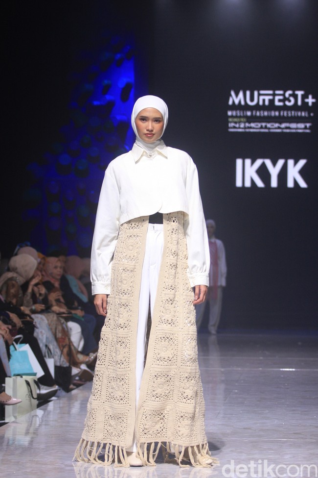 Inilah koleksi Artkea Stripes & IKYK di Muslim Fashion Festival 2023. Foto: Mohammad Abduh/Wolipop.