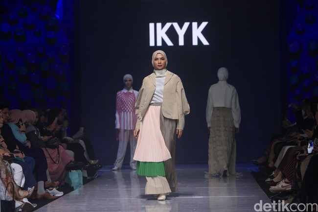 Inilah koleksi Artkea Stripes & IKYK di Muslim Fashion Festival 2023. Foto: Mohammad Abduh/Wolipop.
