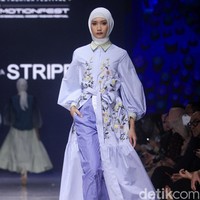 Inilah koleksi Artkea Stripes & IKYK di Muslim Fashion Festival 2023. Foto: Mohammad Abduh/Wolipop.
