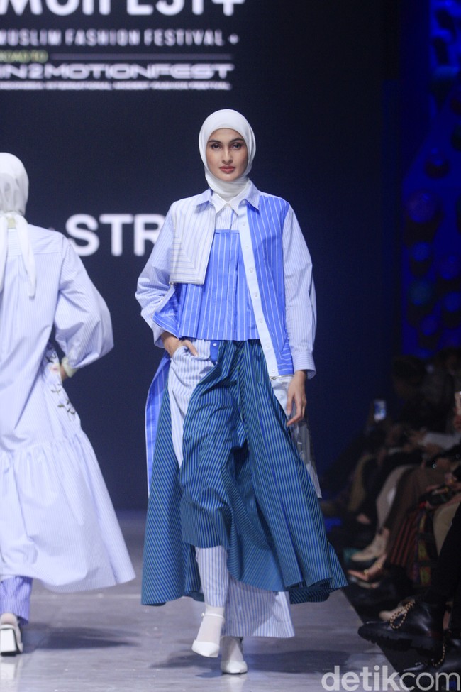 Inilah koleksi Artkea Stripes & IKYK di Muslim Fashion Festival 2023. Foto: Mohammad Abduh/Wolipop.