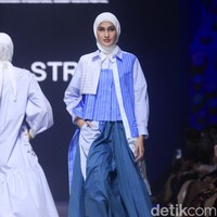 Inilah koleksi Artkea Stripes & IKYK di Muslim Fashion Festival 2023. Foto: Mohammad Abduh/Wolipop.
