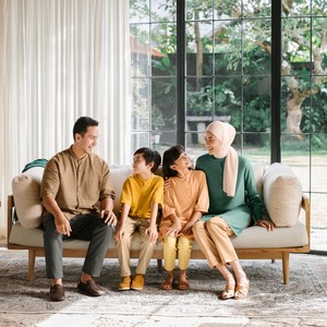 Uniqlo Rilis Koleksi Lifewear Lebaran 2023, Blus Lengan Panjang Hingga Batik Uniqlo Rilis Koleksi Lifewear Lebaran 2023, Blus Lengan Panjang Hingga Batik