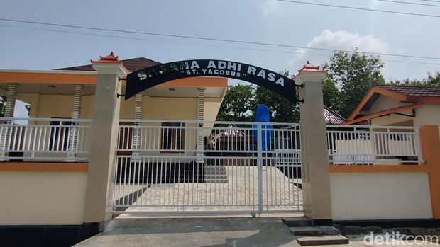 Kondisi patung bunda Maria dan rumah doa Sasana Adhi Rasa ST Yacobus, Dusun Degolan, Kalurahan Bumirejo, Kapanewon Lendah, Kulon Progo, Jumat (24/3/2023).