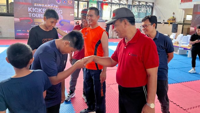 Pembukaan kejuaraan Kick Boxing yang diselenggarakan di Gedung Beladiri GOR Bhuana Patra Singaraja, Jumat (24/3/2023).