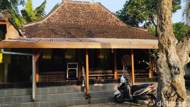 Langgar Gantung Kota Blitar