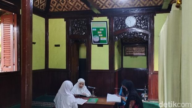 Langgar Gantung Kota Blitar