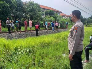 Pemuda Sidoarjo Tabrakkan Diri ke KA gegara Ibu Meninggal-Ayah Nikah Lagi