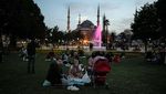 Masjid Biru dan Hagia Sophia Jadi Spot Buka Puasa Favorit di Turki