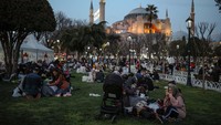 Masjid Biru dan Hagia Sophia Jadi Spot Buka Puasa Favorit di Turki