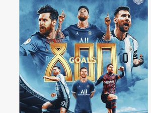 Lionel Messi Dielu-elukan Usai Cetak Gol ke-800