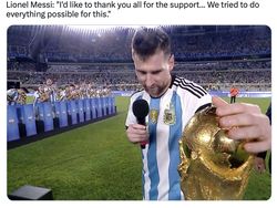 Lionel Messi Dielu-elukan Usai Cetak Gol ke-800