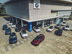 BMW iX Mulai Dikirim ke Garasi 17 Orang Tajir di Indonesia