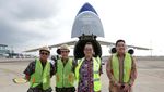 Momen Pesawat Kargo Antonov 124-100 Mendarat di Bandara Kertajati