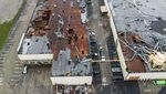 Penampakan Atap Bangunan di LA yang Rusak Diterjang Tornado