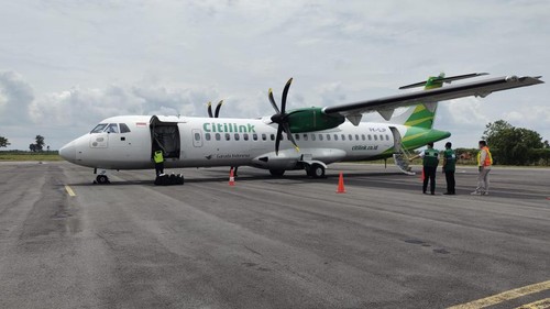 Penerbangan maskapai Citilink di Bandara Ngloram Blora.