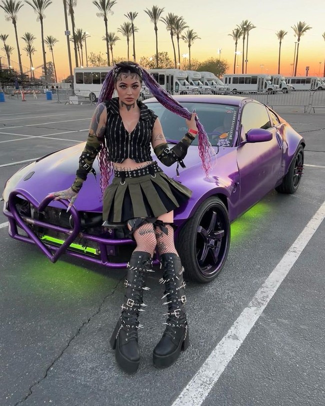 Sayangnya penampilan Peyton dikatakan membuatnya semakin jadi sasaran para pria yang tidak menyukai keberadaannya sebagai mekanik wanita. Aku menghadapi banyak kesulitan di industri ini sebagai wanita, seperti pelecehan setiap hari dan para pria yang meremehkanku, katanya kepada NeedToKnow Online.Foto: Instagram