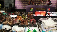 Dirkrimsus Polda Metro Jaya Kombes Auliansyah Lubis mengatakan, hingga kini pihaknya masih mendalami kasus yang ada dan mengejar para pemilik bisnis tersebut.