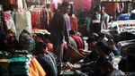 Tengok Lagi Potret Salat Jumat Pertama di Pasar Tanah Abang