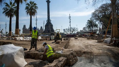 Potret Sisa Tembok Kota Barcelona Abad 16 Muncul di Stasiun Metro Drassanes