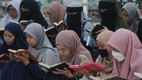 Kegiatan Klaten Mengaji di ruang publik ini diikuti sebanyak 200 peserta pemuda Islam.  