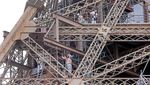 Logo Olimpiade 2024 Mejeng di Menara Eiffel