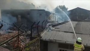 10 Rumah di Kompleks TNI di Jaksel Terbakar, Dipicu Korsleting