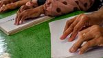 Semangat Penyandang Tunanetra di Medan Baca Al-Quran Mengisi Ramadan