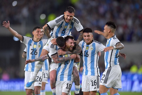 BUENOS AIRES, ARGENTINA - MARCH 23: Lionel Messi of Argentina celebrates after scoring the teams second goal with teammates during an international friendly match between Argentina and Panama at Estadio Más Monumental Antonio Vespucio Liberti on March 23, 2023 in Buenos Aires, Argentina. (Photo by Marcelo Endelli/Getty Images)