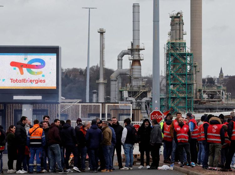 Tolak Reformasi Pensiun, Karyawan TotalEnergies Mogok Kerja