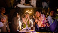 8 Foto Pesta Ultah ke-40 BCL Bertema Disko, Ada Aming Hingga Nia Ramadhani