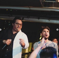 Dalam foto-foto yang dibagikan juga terlihat  jika pesta ulang tahun Sabda Ahessa itu ramai dihadiri oleh keluarga dan kerabat dekatnya. Ekspresi bahagia pun jelas terlihat di wajah Sabda Ahessa. Foto: Instagram/@sabdaahessa