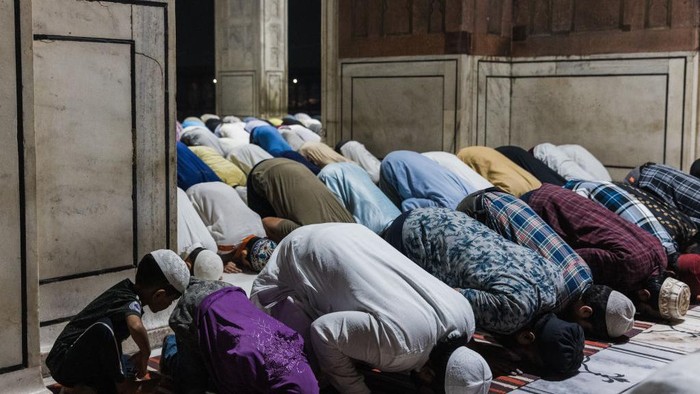 Puasa Ramadhan di India baru dimulai pada hari ini. Umat muslim India mulai bersiap jalani puasa hari pertamanya.