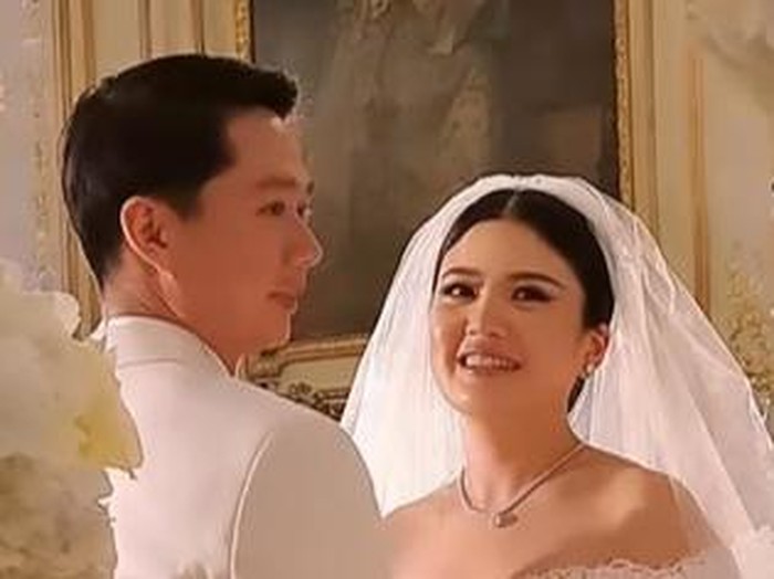 Valencia Tanoesoedibjo dan Kevin Sanjaya