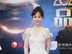10 Foto Yang Zi, Artis China yang Memesona, Bergelar Ratu Box Office