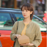 Yang Zi juga dijuluki sebagai Queen of Weibo atau ratunya media sosial China. Yang setiap tahun memenangkan gelar Weibo Queen dalam ajang penghargaan yang digelar situs jejaring sosial paling populer China. Foto: Instagram