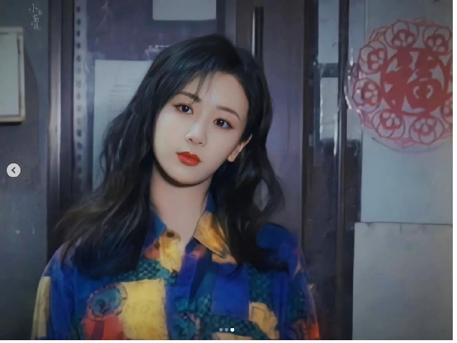 Yang Zi merupakan aktris populer China yang memulai kariernya sejak usia kanak-kanak. Dia pertamakali terjun ke dunia akting di usia enam tahun membintangi film Ru Ci Chu Shan. Foto: Instagram