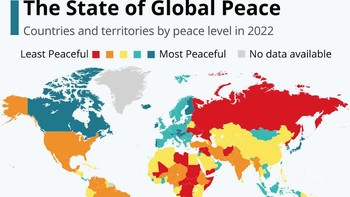 Peta yang menggambarkan negara dan tingkat kedamaiannya. Indonesia oke juga, tuh. Foto: 6_zeros via Bored Panda