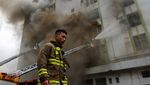 Kebakaran Landa Gudang di Hong Kong