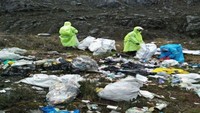 Bersih-bersih di Puncak Carstensz-Timika, Lebih dari Sekadar Sadar Wisata