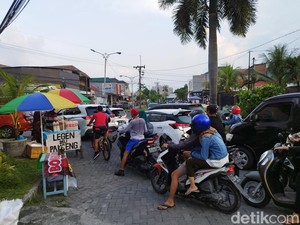 Catat, 5 Jalan di Gresik Ini Sering Padat Jelang Buka Puasa