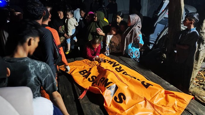 korban RR(4) yang hanyut terseret arus ditemukan meninggal dunia.(dok Polsek Batu Ampar)